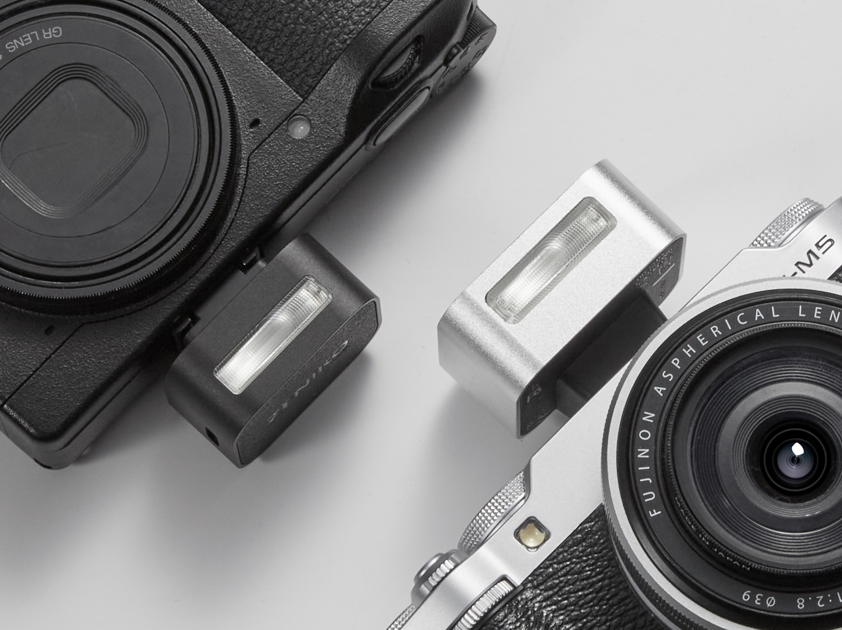Zeniko-ミニレトロカメラフラッシュライト,ユニバーサル - Canon Camera Eos R8 のレビューと価格
